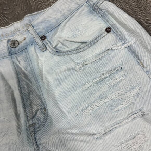 American Eagle Distressed 90’s Boyfriend Denim Shorts Light Wash Size 8 - Picture 2 of 6